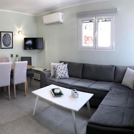 Strelitzia Apartments Karavados Ngoại thất bức ảnh